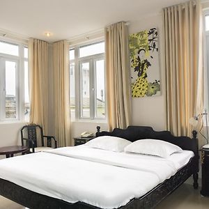 Hue Nino Hotel